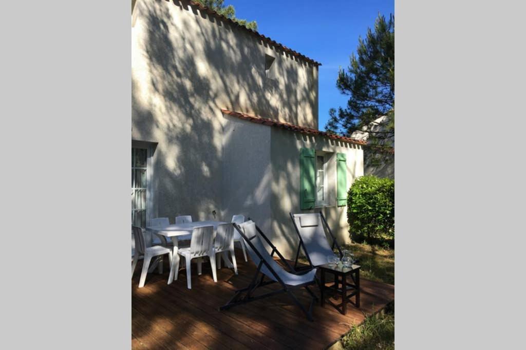 Villa L'Acacias Longeville-sur-Mer Exterior photo